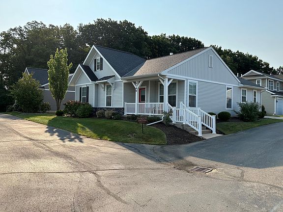 3rd image of 3180 Hamlet Cir