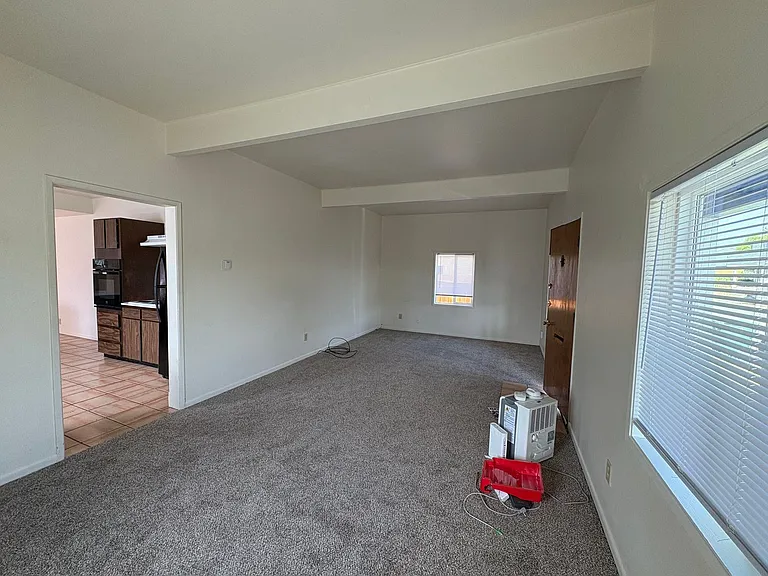 723 W Long St — Photo 12