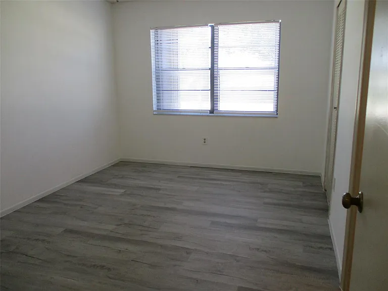 23442 SW 57th Ave #406 — Photo 10