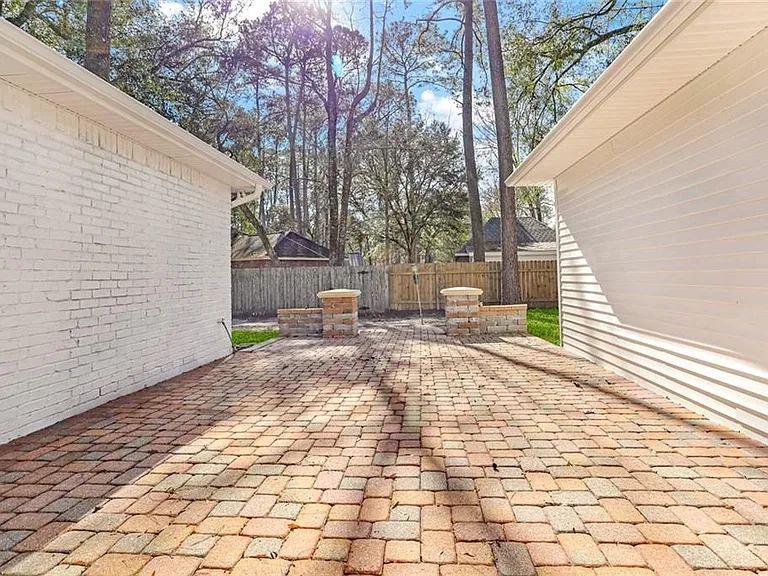 7033 Wynntree Dr — Photo 19