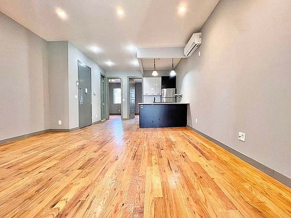 2nd image of 1101 Halsey St #2A