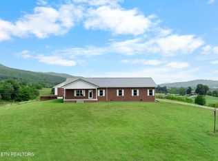 1695 Doaks Creek Rd, Speedwell, TN 37870