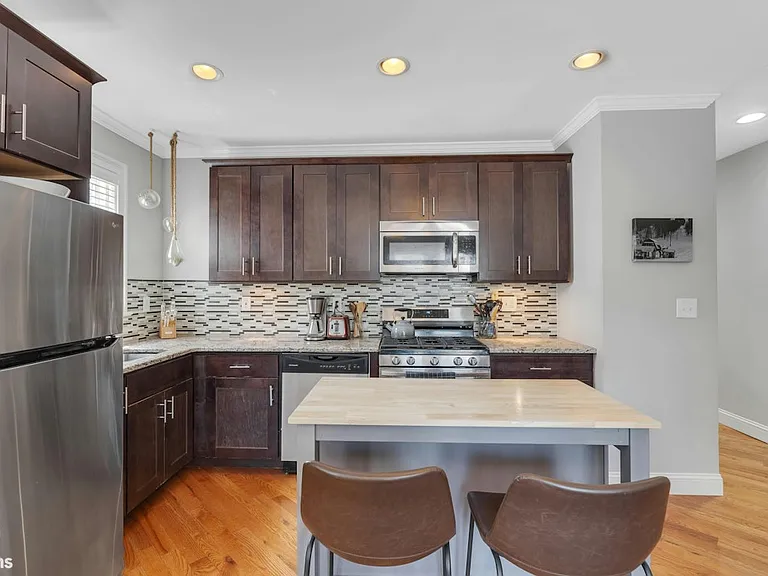 170 Pine St #A — Photo 8