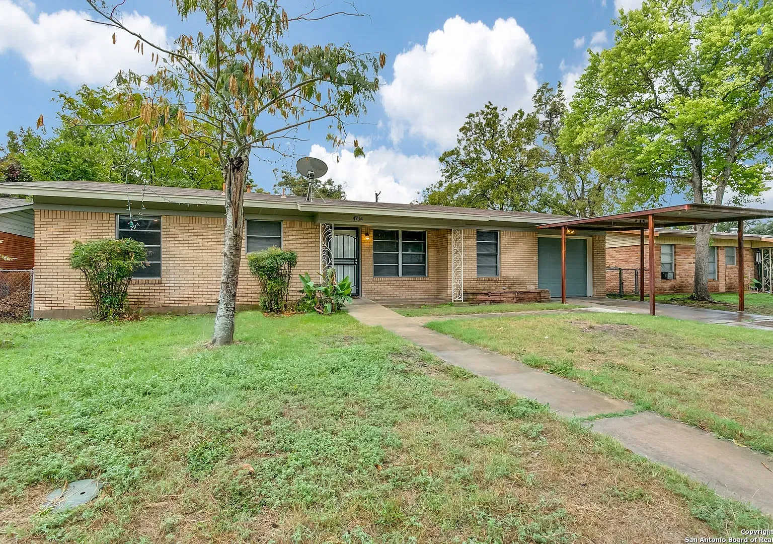 4714 Stoneleigh Dr — Photo 1