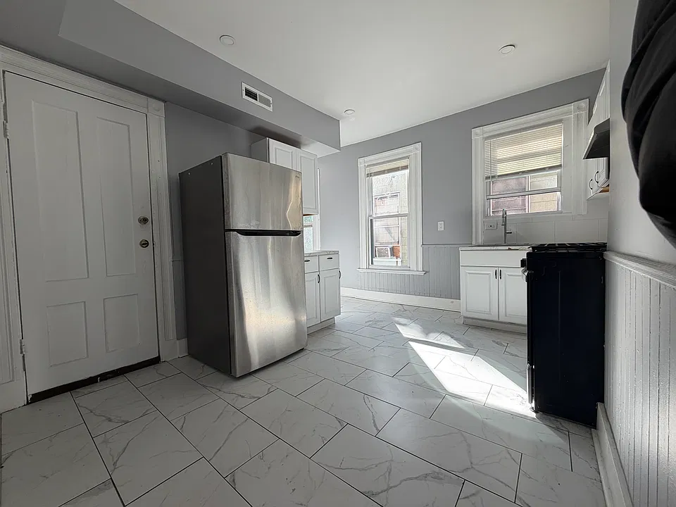 595 Dixwell Ave #2L