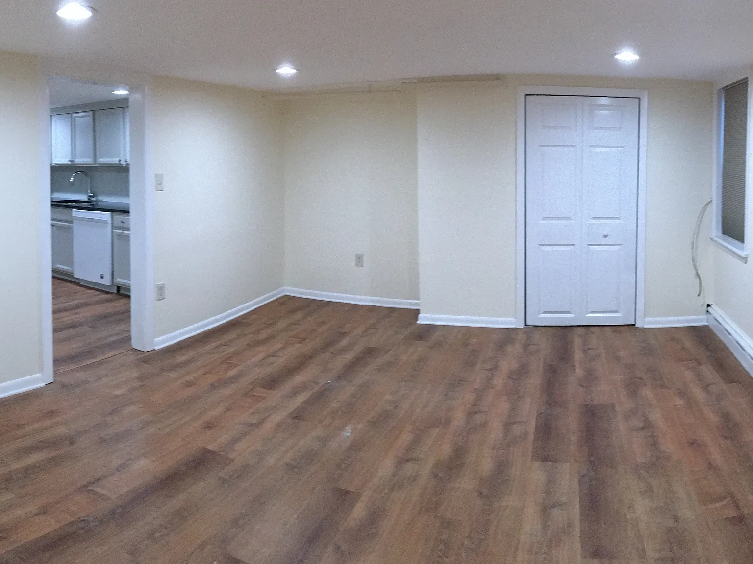 3 bed, 1300 sqft, $3,600 — Photo 2