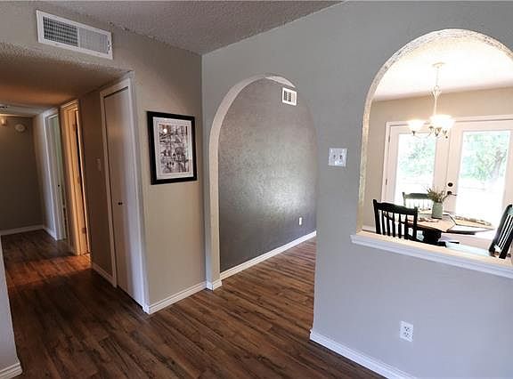 4th image of 1501 Nueces Dr