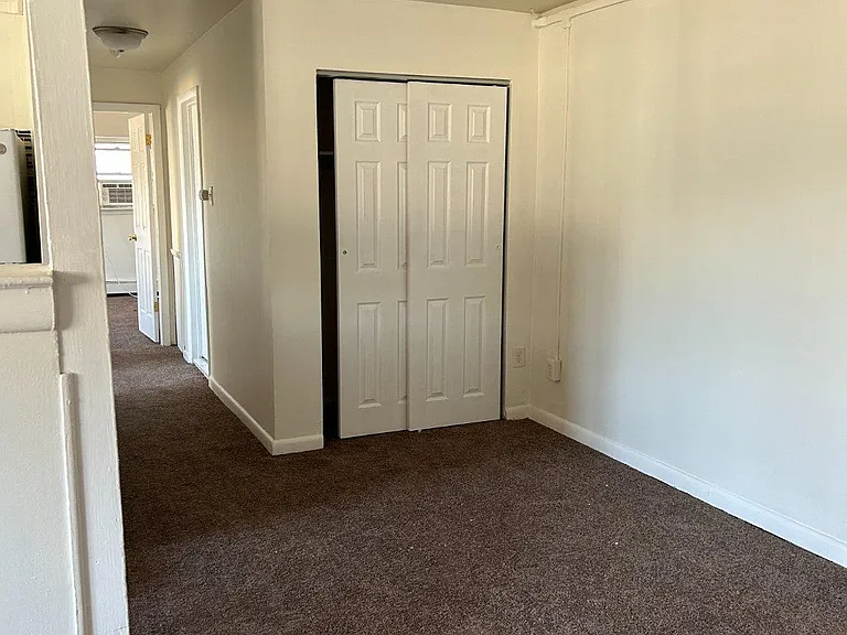 3941 James St — Photo 10