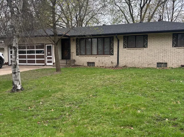2707 Matilda St, Roseville, MN 55113