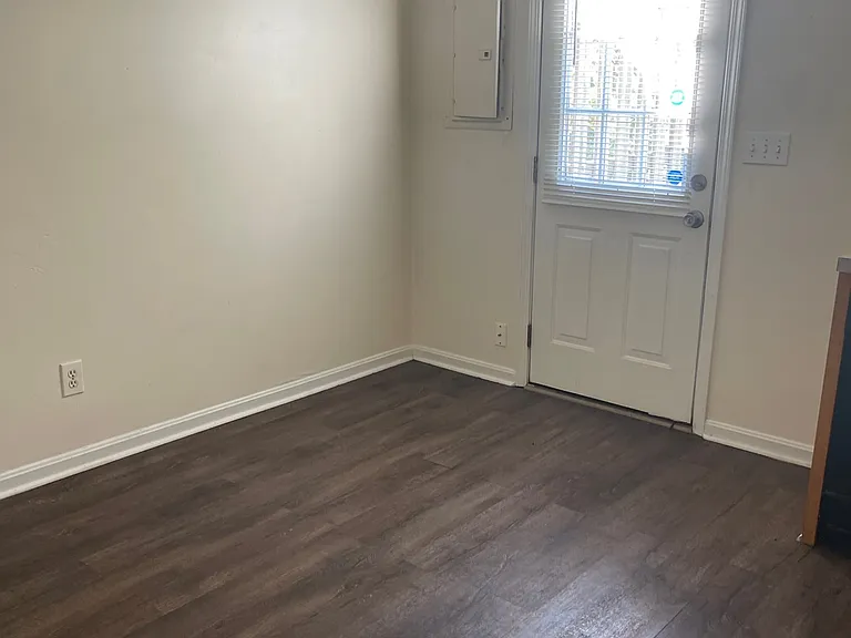 138 Ashberry Dr #E — Photo 5