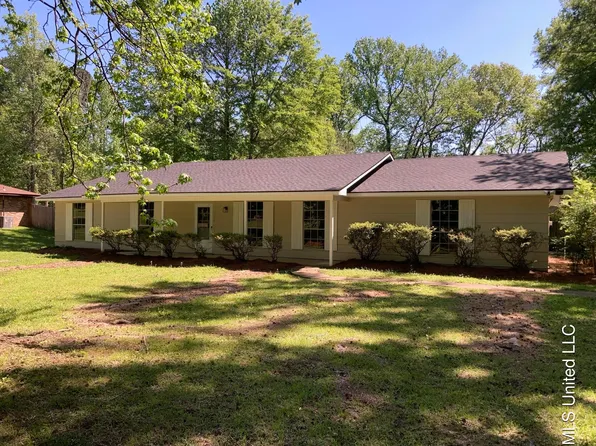 146 Chasewood Dr, Jackson, MS 39212
