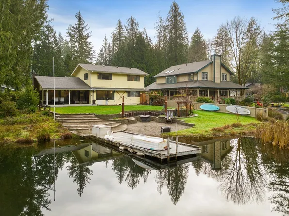 380 E Lakeshore Drive, Allyn, WA 98524