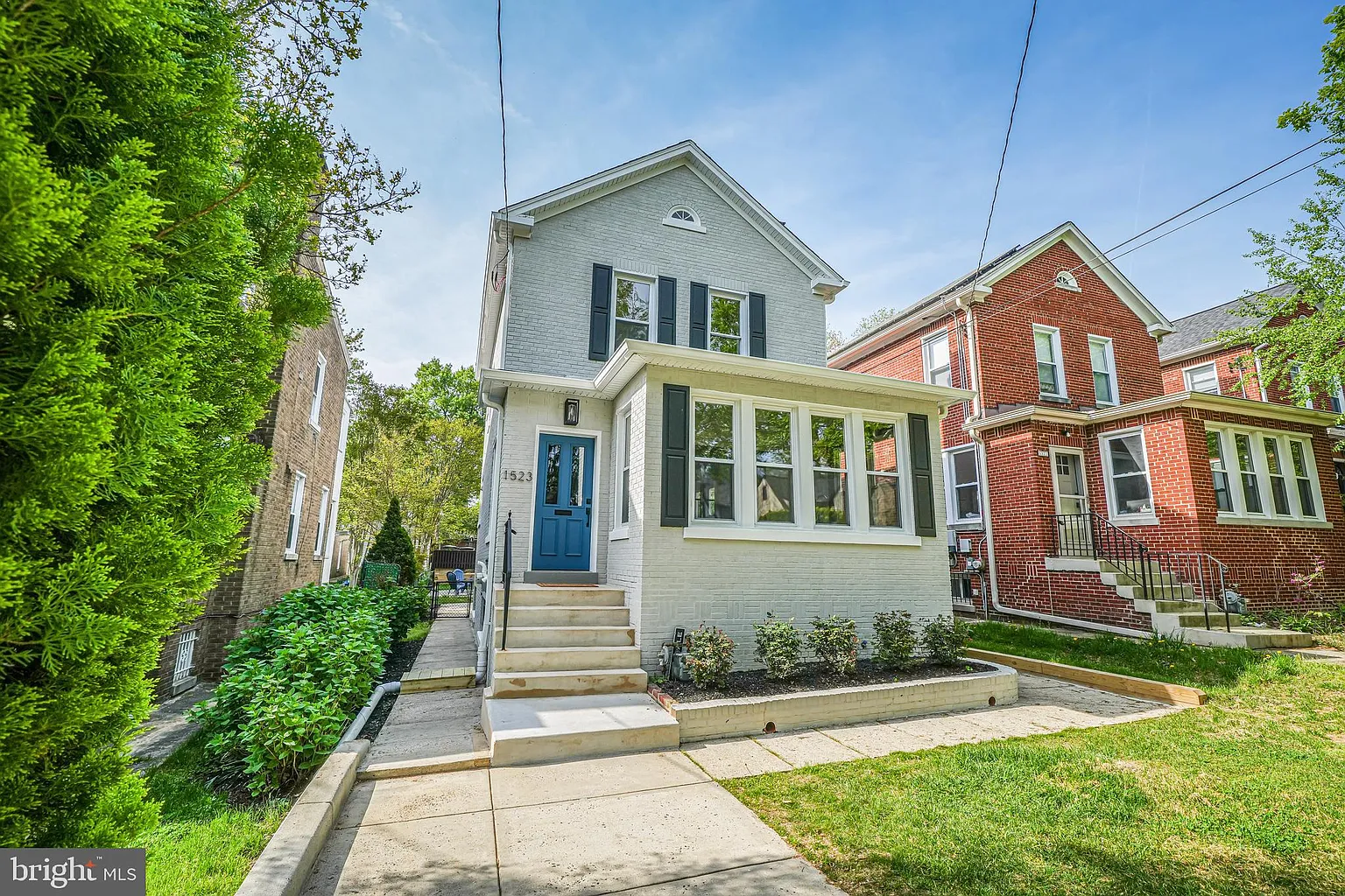 1523 Otis St NE photo 1