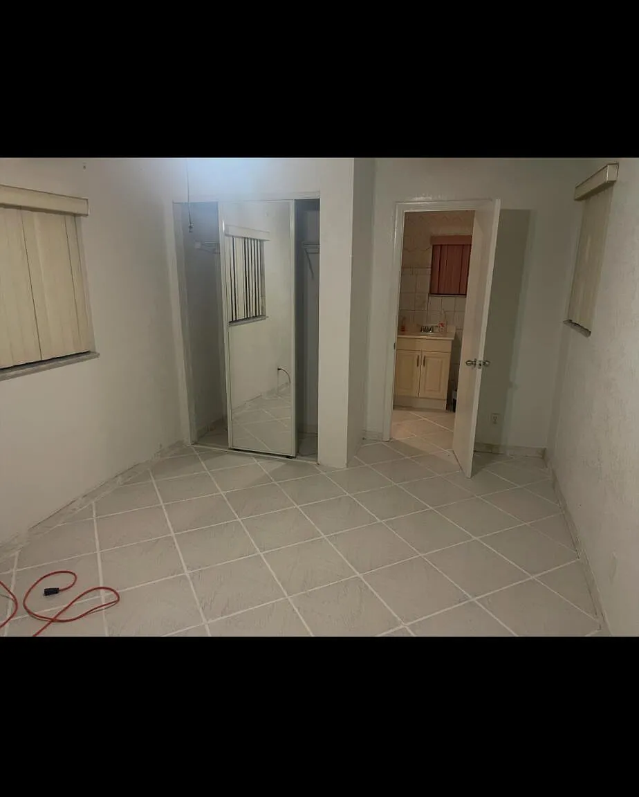 1 bed, 1.0 bath, 2053 sqft, $1,300 — Photo 3