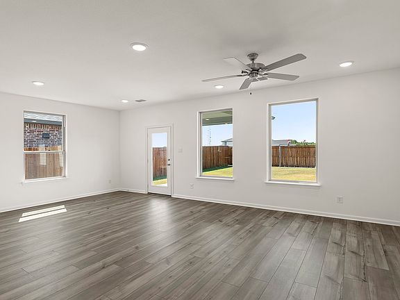 14_15. 2919 Wagoner - Family 2