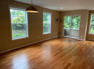 9212B Densmore Ave N, Seattle, WA 98103