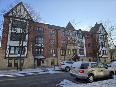 3421 W Hollywood Ave #1-C, Chicago, IL, 60659