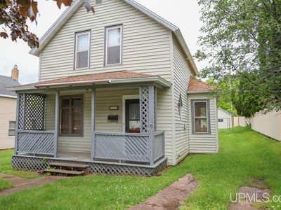 734 E A St, Iron Mountain, MI, 49801
