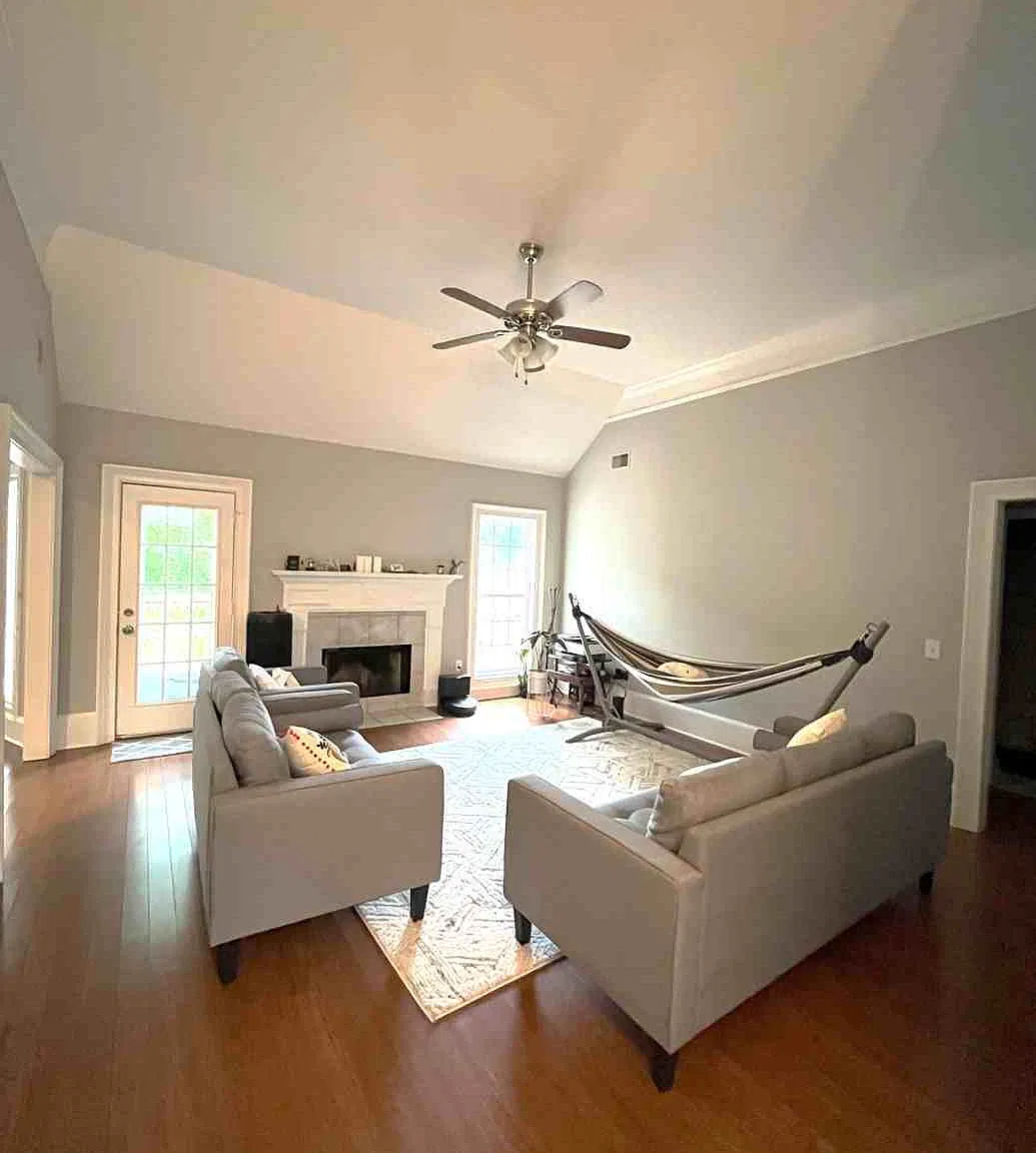 3 bed, 2149 sqft, $1,900 — Photo 4