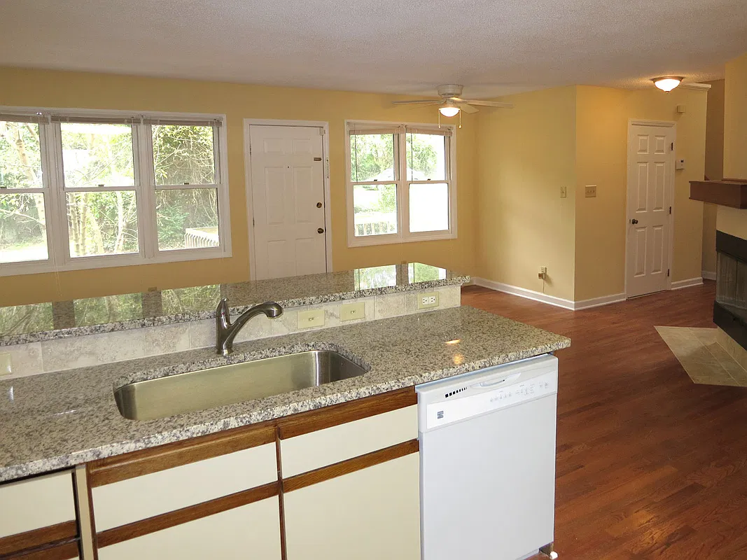 4 bed, 3.5 bath, 1408 sqft, $2,850 — Photo 4