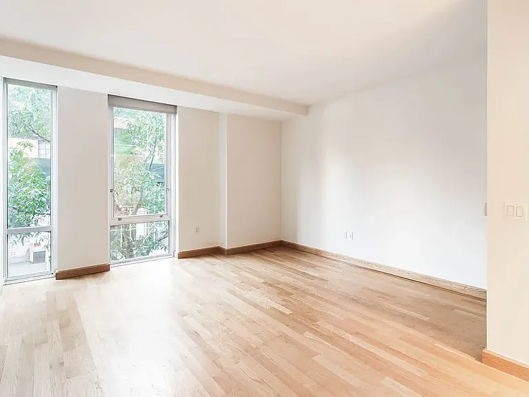 431 W 37th St #5E — Photo 8