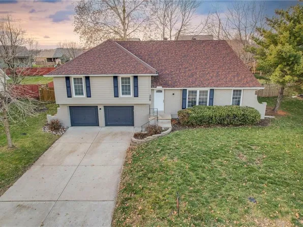 206 S Silver Top Ln, Raymore, MO 64083