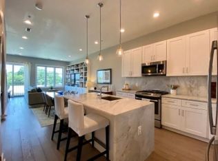 225 20th St NE APT 4, Washington, DC 20002