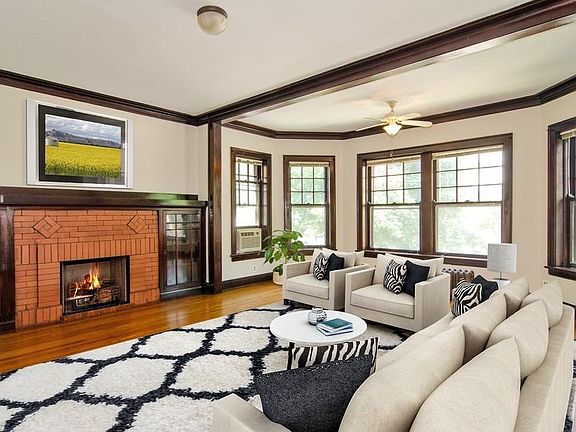 2nd image of 1459 W Farragut Ave #2E