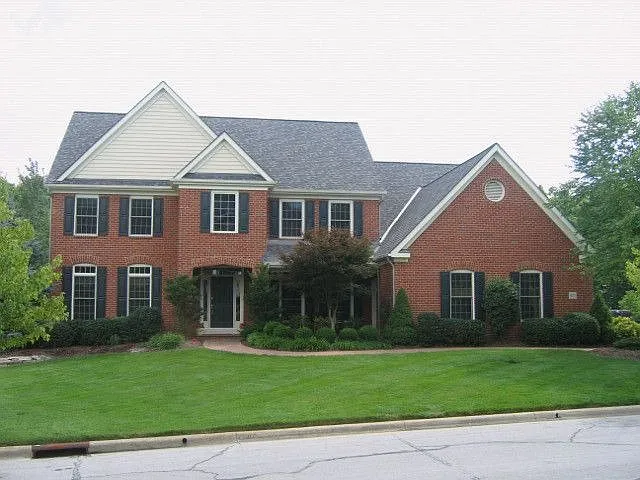 427 Engelwood Ct photo 1