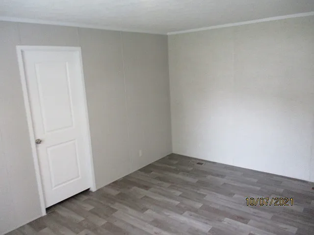 913 Moss Ave — Photo 12