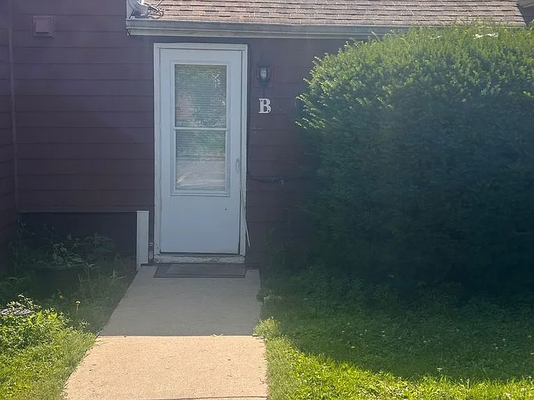 206 Main St — Photo 1