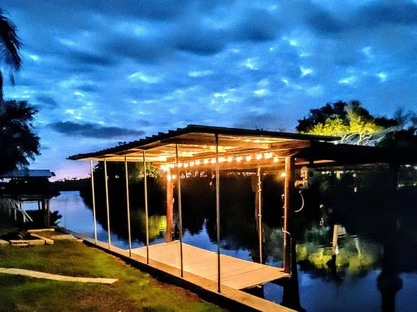 831 Riverview Ln, Tarpon Springs, FL 34689