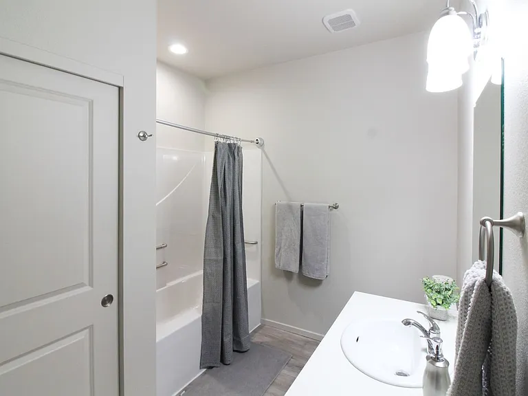 SANDHILL APARTMENTS — Photo 7