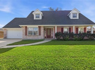 26 Edgewood Dr, Destrehan, LA 70047