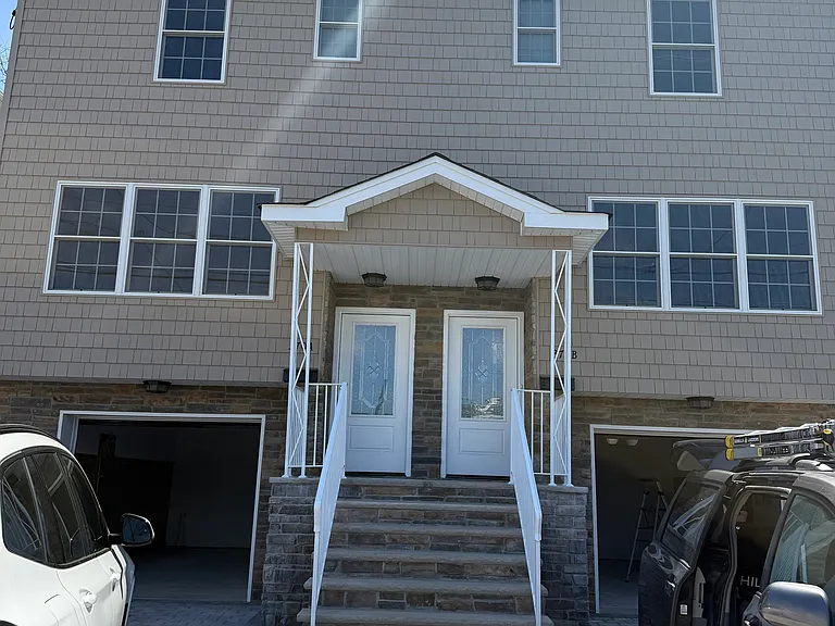 370 Semel Ave #B — Photo 13