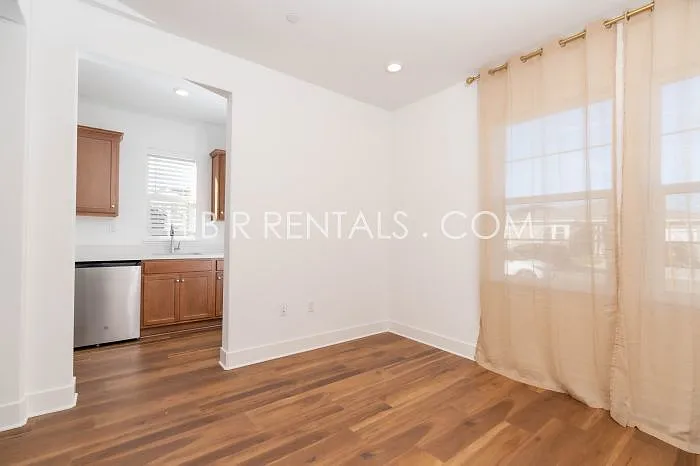 2752 Tribune St — Photo 27
