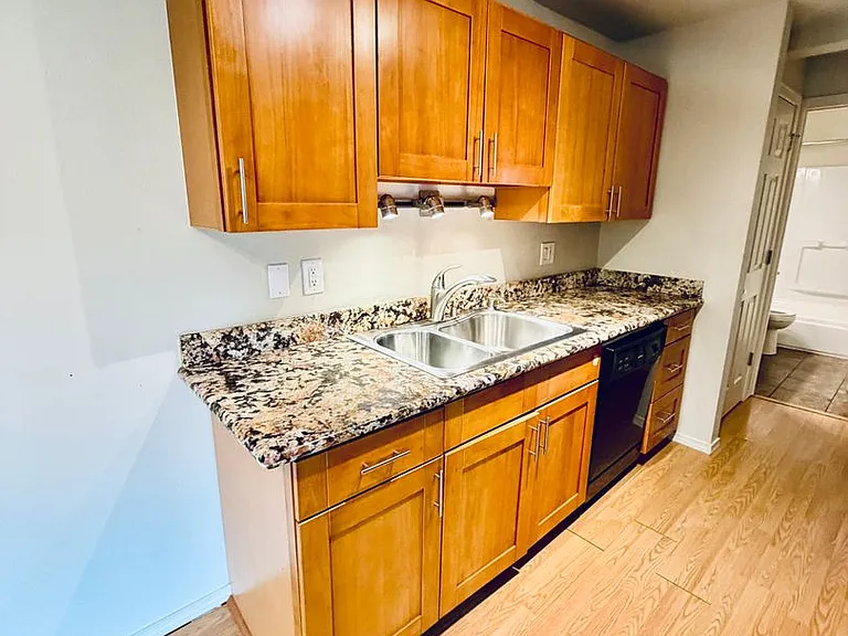 3430 Renton Pl S — Photo 24