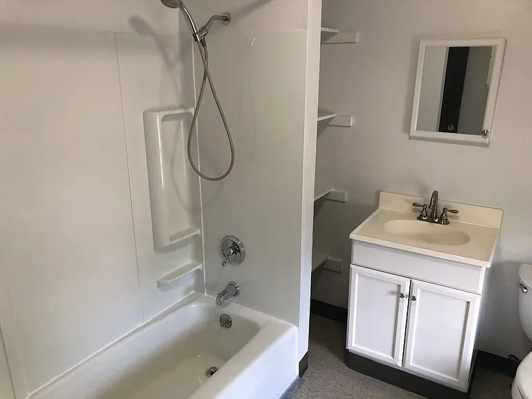 82 E Emerling Ave #2 — Photo 7