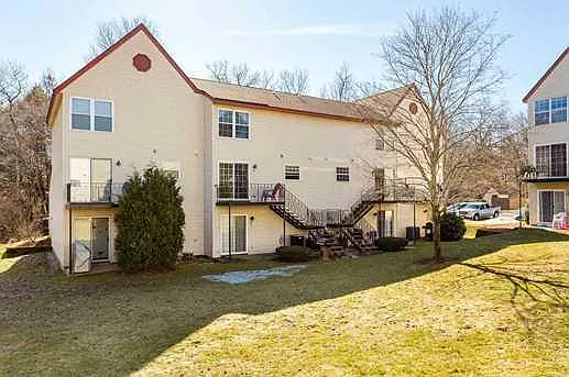 2 bed, 1.5 bath, 1280 sqft, $2,300 — Photo 4