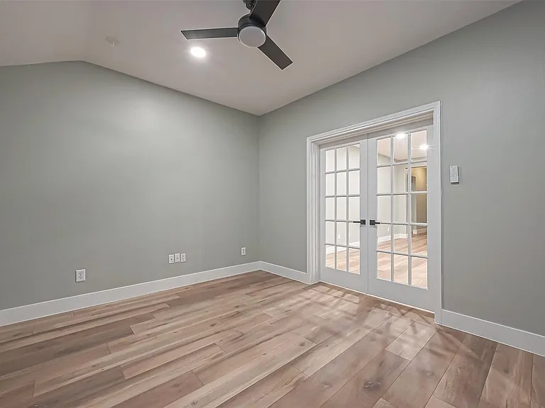 2 Garden Lodge Pl — Photo 28
