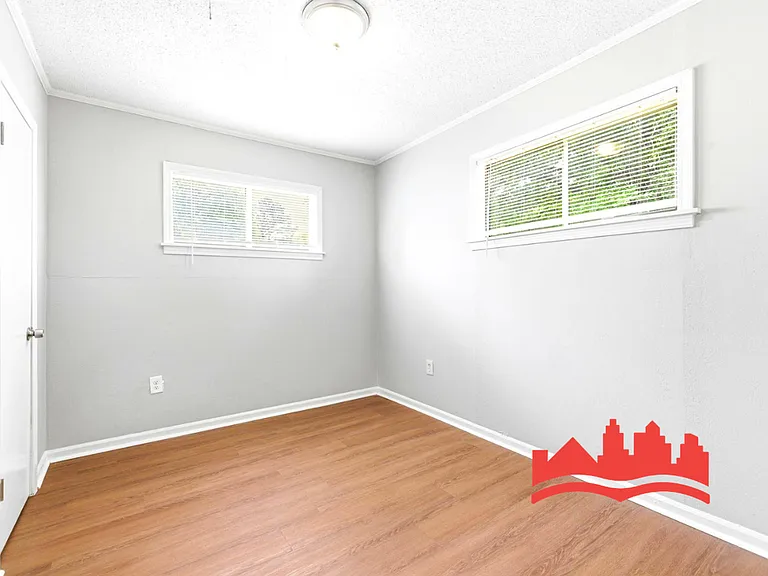 297 Eastview St — Photo 21