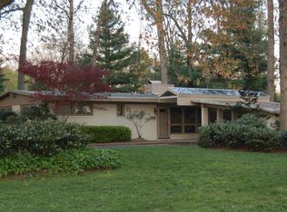 211 Robin Rd, Mount Airy, NC 27030