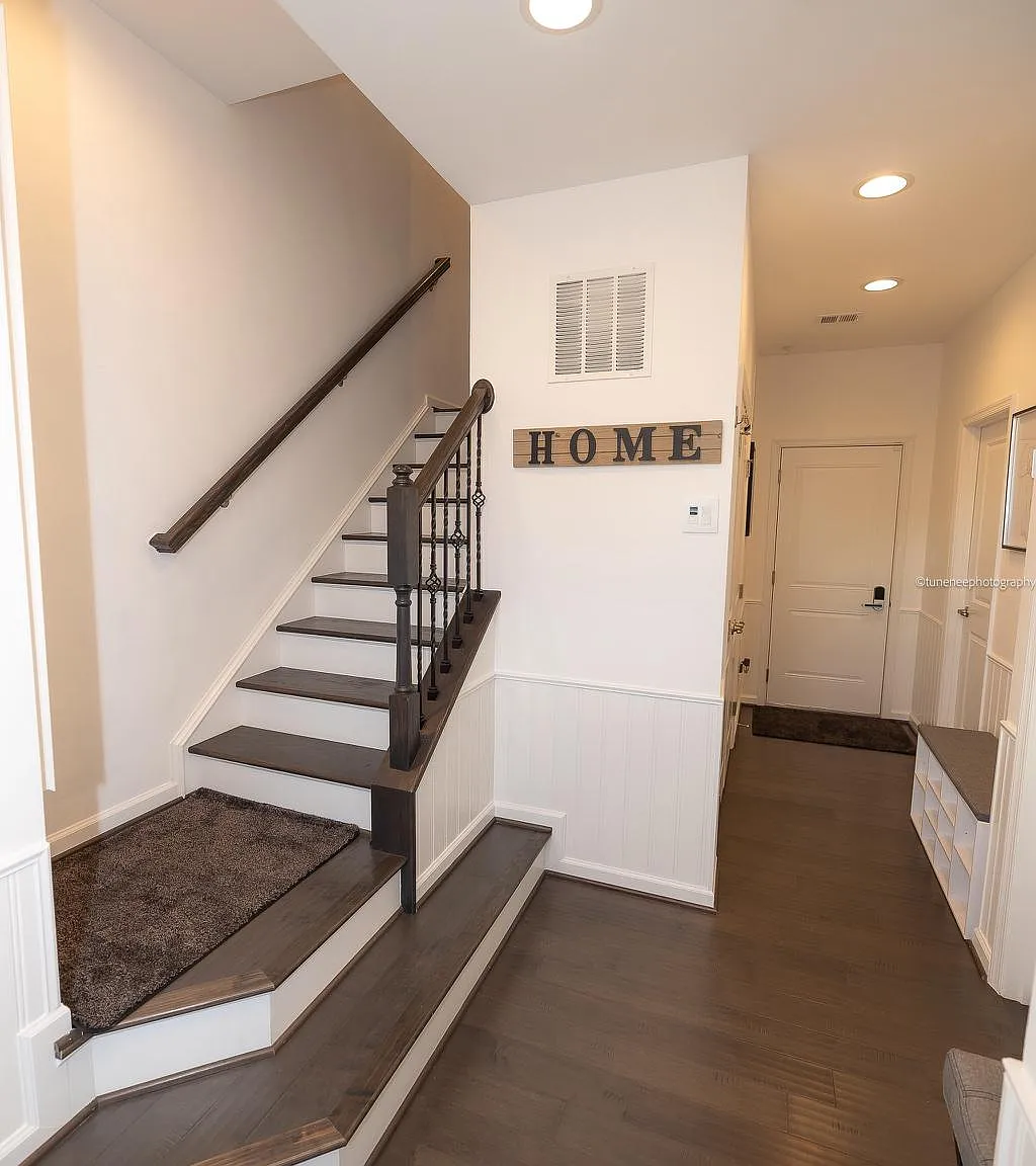 3 bed, 4.5 bath, 2590 sqft, $4,800 — Photo 4