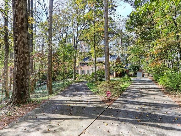 4th image of 5102 Laurinda Dr
