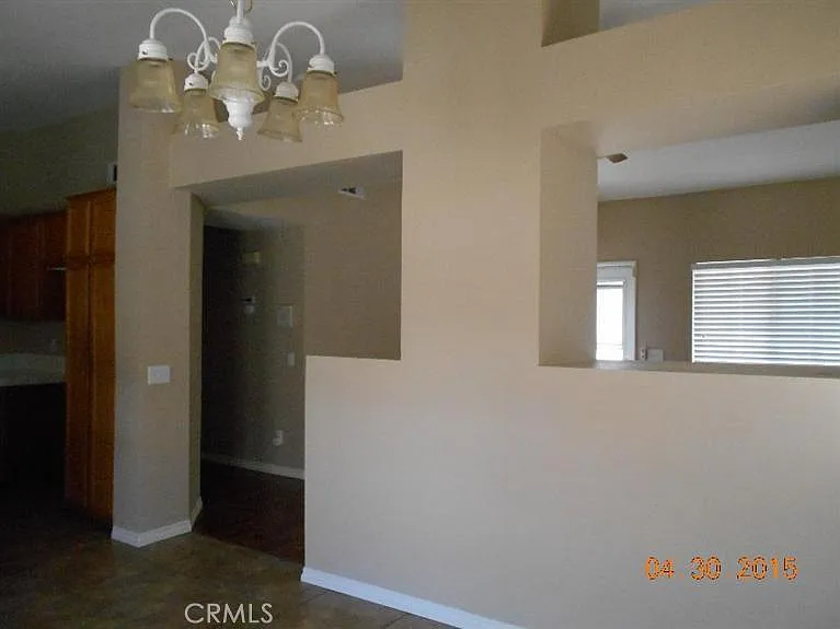 3 bed, 1279 sqft, $2,400 — Photo 3