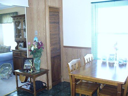 Left side kitchen to lvg rm