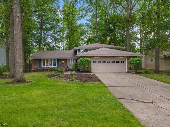 17069 Partridge Dr, Strongsville, OH 44136