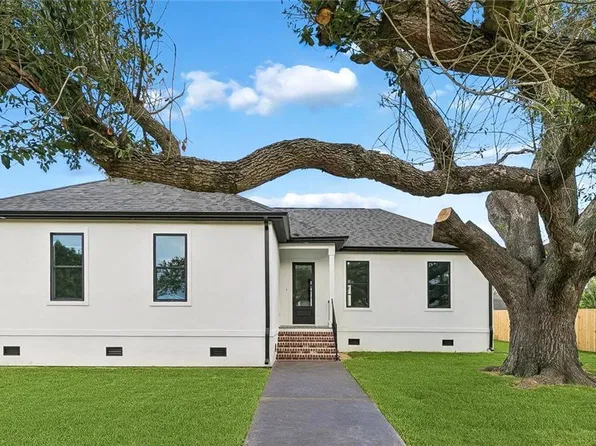 7205 Easy St, Arabi, LA 70032
