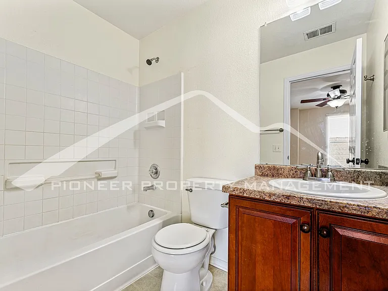 5792 Ceylon St — Photo 16