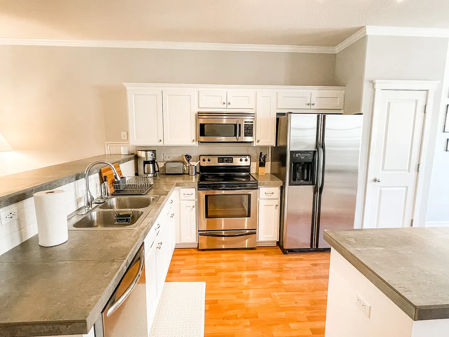 2 bed, 2.5 bath, 1734 sqft, $2,300 — Photo 4
